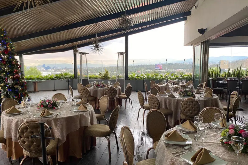 Monarquía Coronado OPA