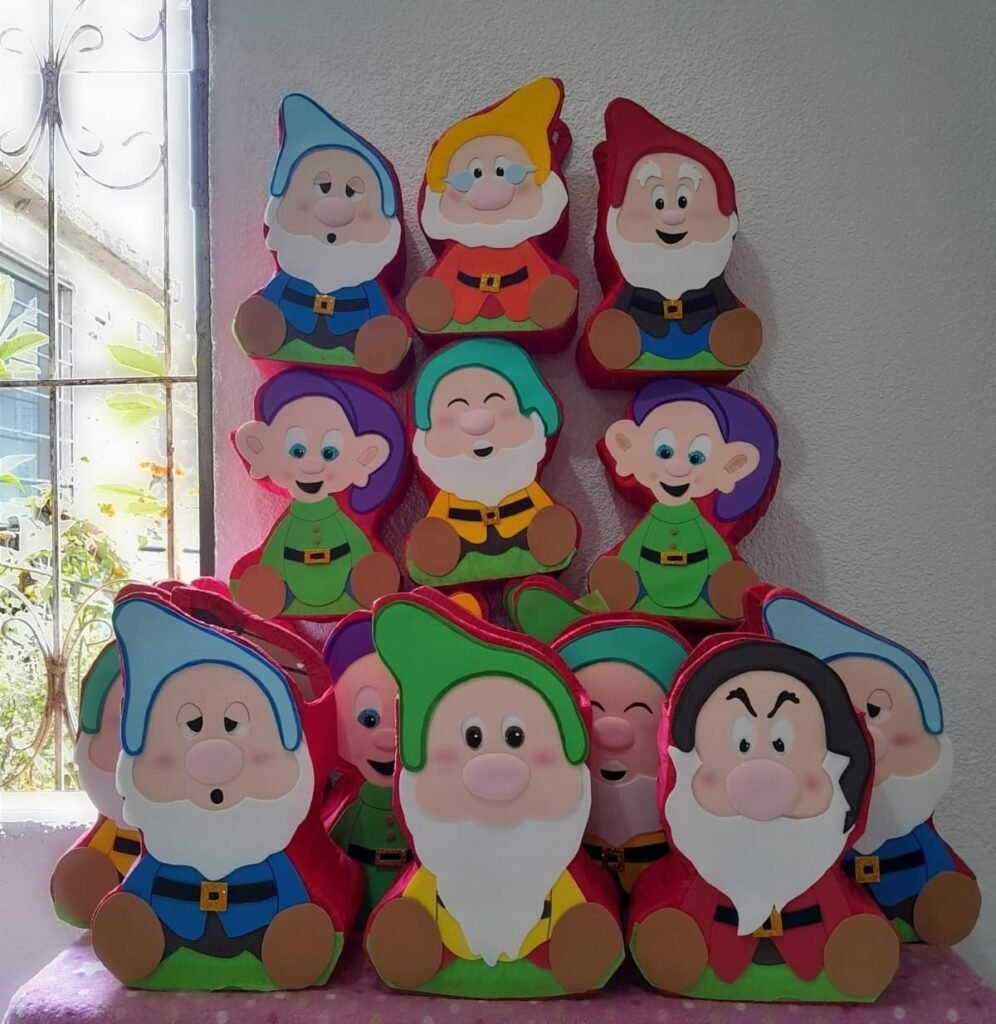 Mundo Creativo Piñatas y Más