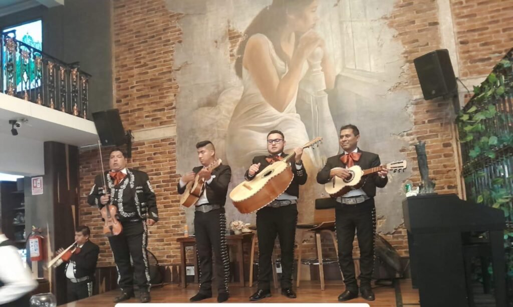 Mariachi Amanecer Tapatío